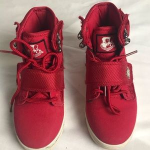Red shoes boy